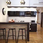 Dohany Street I - 3BR / Sleeps 6 (DH28A)